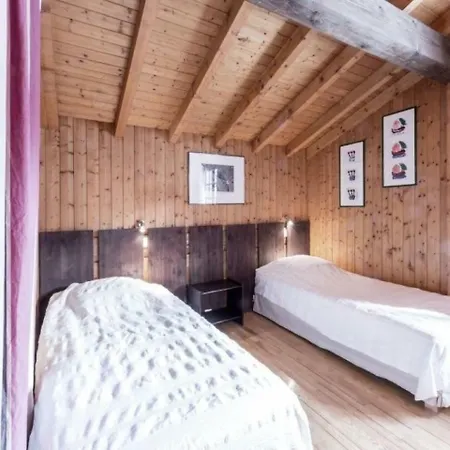 Chalet Pour 10 Personnes, Proche Des Pistes, Avec Cheminee Et Garage, Animaux Admis La Clusaz