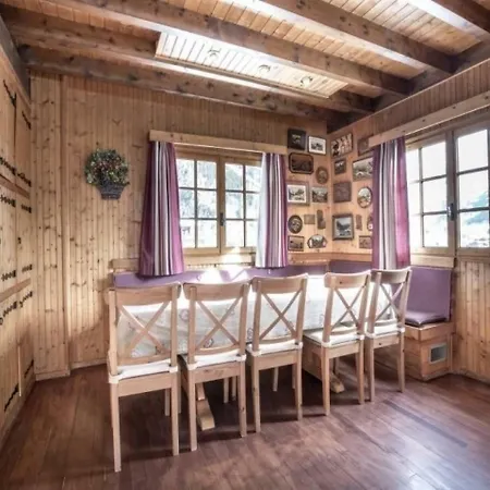 Chalet Chalet Pour 10 Personnes, Proche Des Pistes, Avec Cheminee Et Garage, Animaux Admis