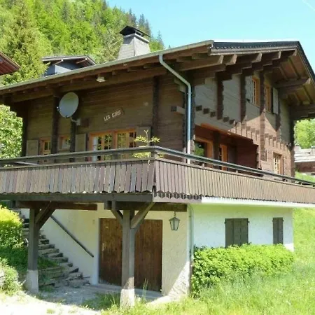 Chalet Pour 10 Personnes, Proche Des Pistes, Avec Cheminee Et Garage, Animaux Admis Chalet *